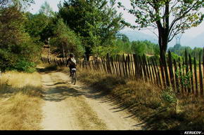 KERUCOV .ro - Fotografie si Jurnale de Calatorie - Traseu MTB Merisor - Dealu Babii - via DJ 666 - Vulcan - Aninoasa de Andrei Vocurek