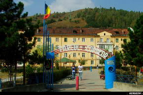KERUCOV .ro - Fotografie si Jurnale de Calatorie - Traseu MTB Merisor - Dealu Babii - via DJ 666 - Vulcan - Aninoasa de Andrei Vocurek