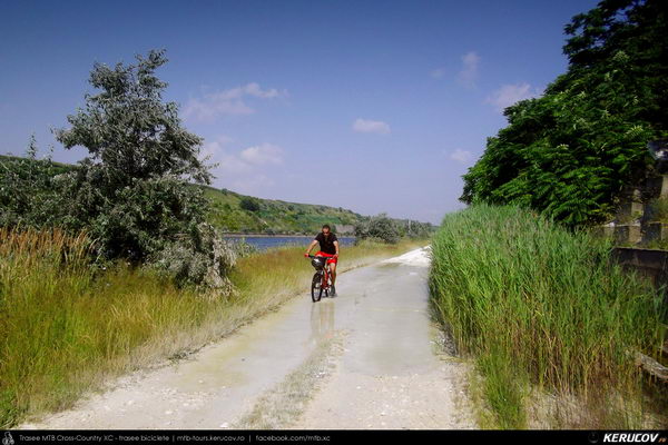 Trasee cu bicicleta MTB XC - Traseu MTB Cernavoda - Medgidia - Poarta Alba - Murfatlar - Agigea - Constanta (Canalul Dunare - Marea Neagra) de Andrei Vocurek