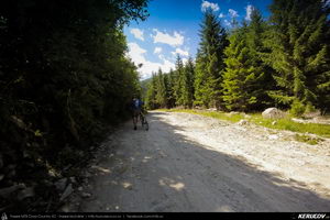Trasee cu bicicleta MTB XC - Traseu MTB Muntii Capatanii: Petrimanu - Curmatura Oltetului - Polovragi - Horezu - Tomsani - Babeni (Lacul Petrimanu - Lacul Galbenu - Pasul Curmatura Oltetului - Cheile Oltetului) de Andrei Vocurek