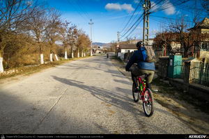 Trasee cu bicicleta MTB XC - Traseu MTB Fieni - Runcu - Raul Alb - Sipot - Vulcana Bai - Sotanga - Targoviste (Schitul Bunea si Padurea Vulcana) de Andrei Vocurek