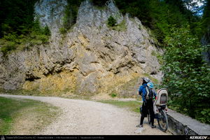 Trasee cu bicicleta MTB XC - Traseu MTB Masivul Piatra Craiului: Zarnesti - Cabana Gura Raului - Prapastiile Zarnestilor - spre Cabana Curmatura (varianta familie, copil de 1 an) de Andrei Vocurek