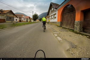 Trasee cu bicicleta MTB XC - Traseu MTB Zarnesti - Valea Barsei - Cabana Plaiul Foii - Zarnesti (varianta familie, copil de 1 an) de Andrei Vocurek