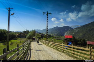 Trasee cu bicicleta MTB XC - Traseu MTB Zarnesti - Magura - Pestera - Moieciu - Bran - Predelut - Zarnesti (varianta familie, copil de 2 ani) de Andrei Vocurek