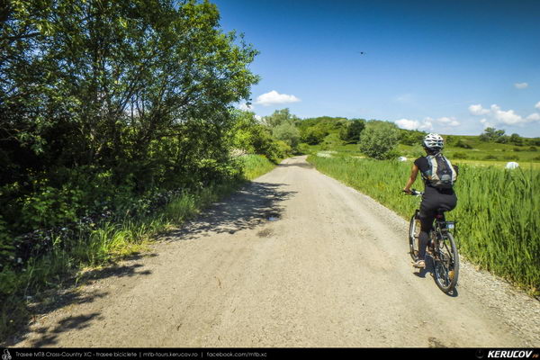 Traseu cu bicicleta MTB XC Nocrich - Ghijasa de Jos - Nocrich - Tichindeal - Nocrich (varianta familie, copil de 2 ani) - KERUCOV .ro © 2007 - 2022 #traseecubicicleta #mtb #ssp
