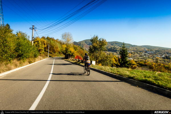 Traseu cu bicicleta SSP Campina - Banesti - Urleta - Mislea - Cocorastii Mislii - Plopeni - Baicoi - Floresti - KERUCOV .ro © 2007 - 2024 #traseecubicicleta #mtb #ssp