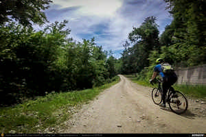 Trasee cu bicicleta MTB XC - Traseu SSP Ploiesti - Strejnicu - Targsoru Nou - Aricestii Rahtivani - Floresti - Magureni - Iedera de Jos - Moreni - Filipestii de Targ - Aricestii Rahtivani - Targsoru Nou - Strejnicu (Drumul Voievozilor / Via Muntenia) de Andrei Vocurek